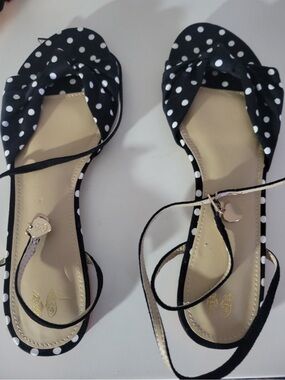 Victoria Secret Polka Dot Knot Ankle-Strap Flat Sandals - Black  Size 7.5